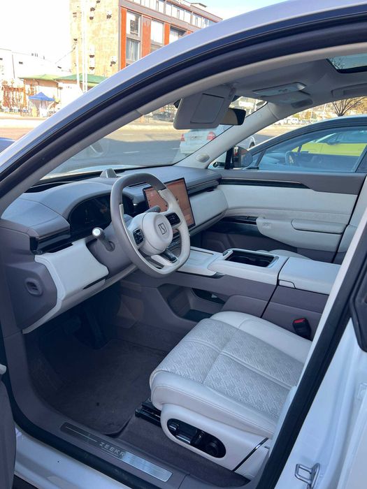 Zeekr 7X AWD 3-pozitsiya B/U