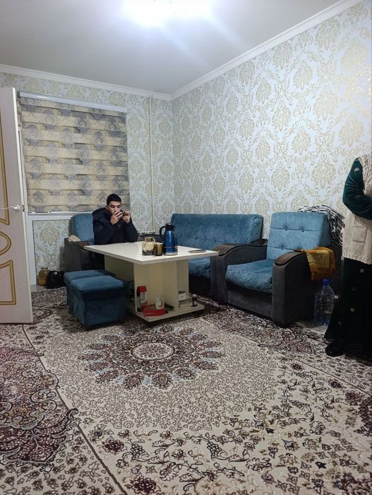 Чилонзор 16кв метро олдида