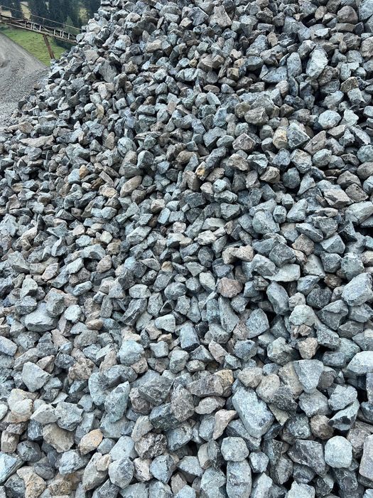 Piatra concasata colorata 60-120 mm pentru gard