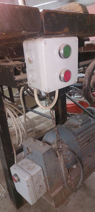 De vanzare circular cu abric