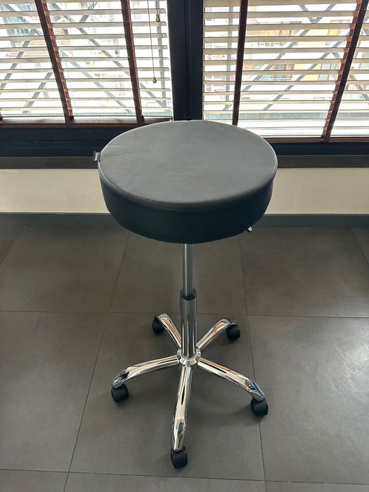 Висок Стол на колелца Киев с 24 м гаранция