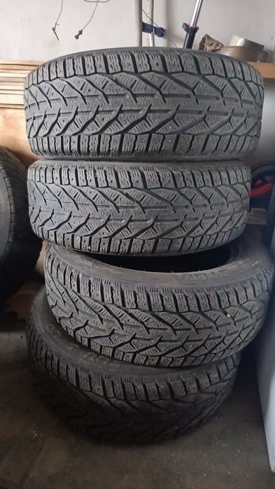 Продам зимнюю резину