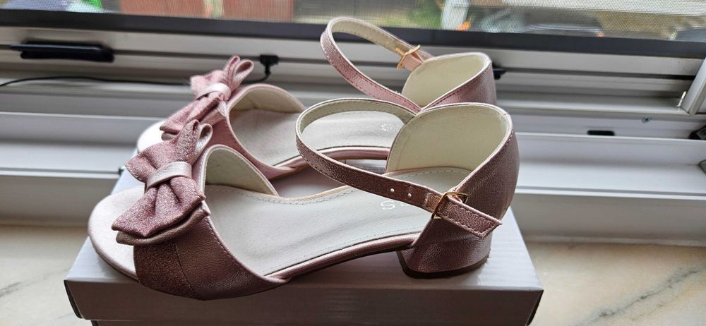 Sandale elegante pentru fete