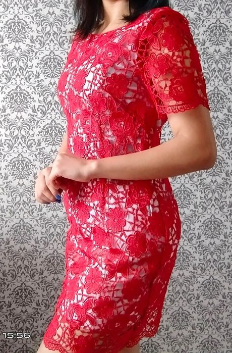 Короткая платья,красная