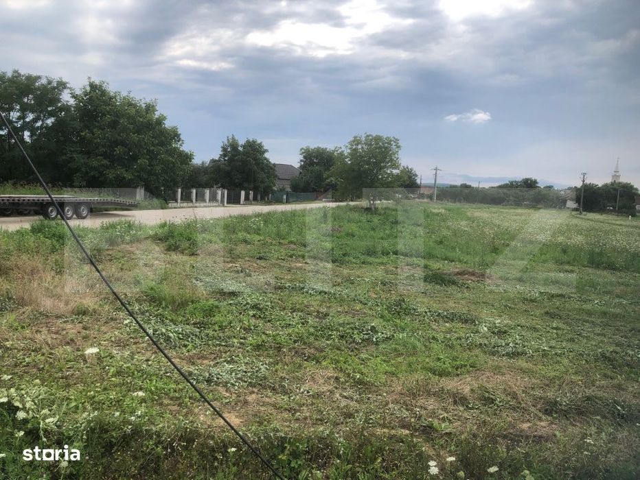 Teren intravilan, cu doua fronturi, zona Supuru de sus