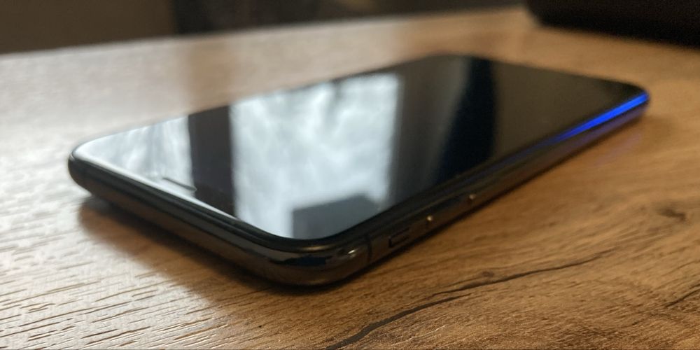 IPhone Xs - като нов
