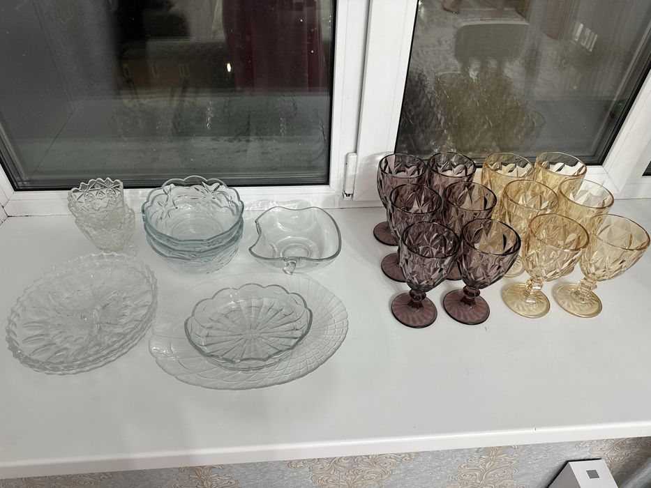 Продам бокалы и салатники