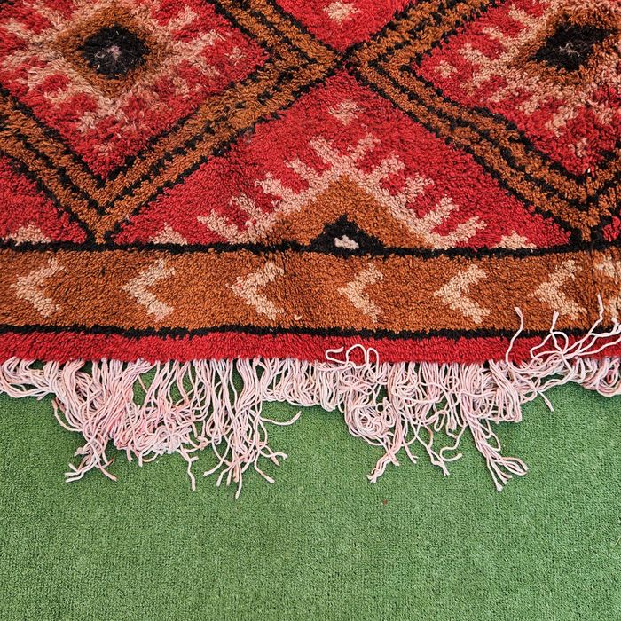 Ръчно изработен килим