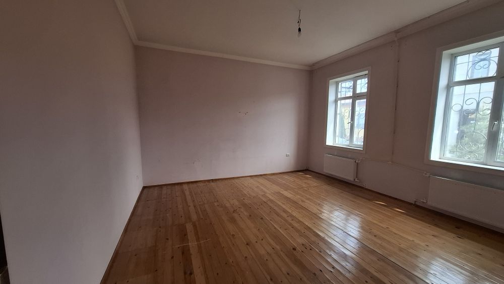 Фаргонада 4 хона уй ижарага берилади 200 y.e.