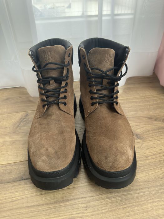 Мъжки боти на Hugo