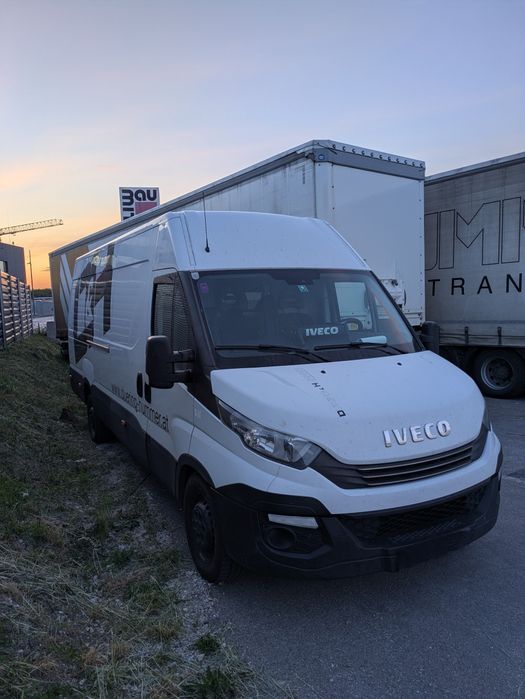 Vând Iveco daily