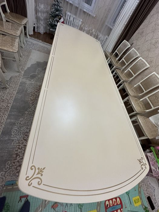 Продам стол и стулья