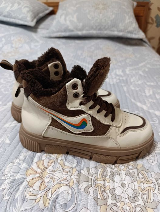 Кроссовки теплые