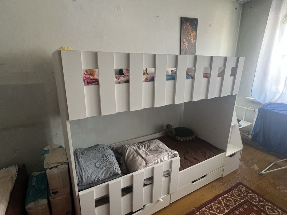 Двух яростная кровать