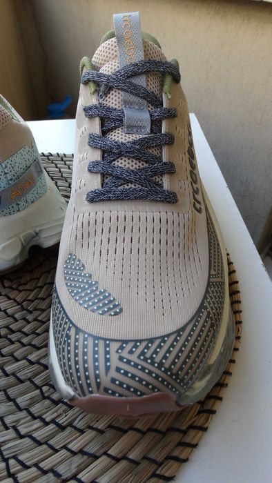 Чисто нови маратонки номер 44.5