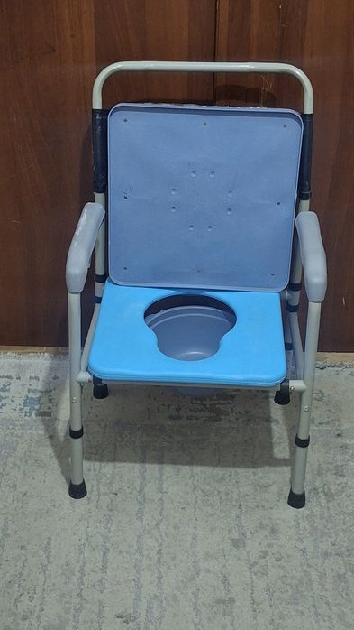 Санитарный стул туалет