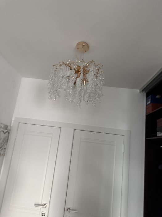 Продам люстура новый