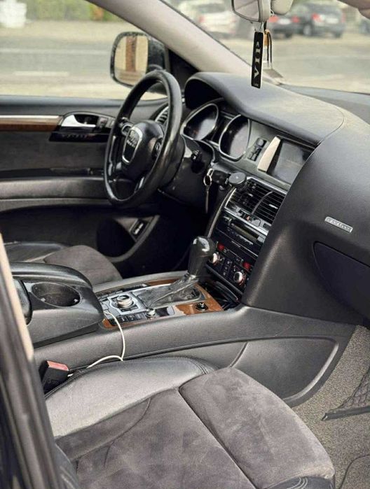Vand Audi Q7 pe ARCURI