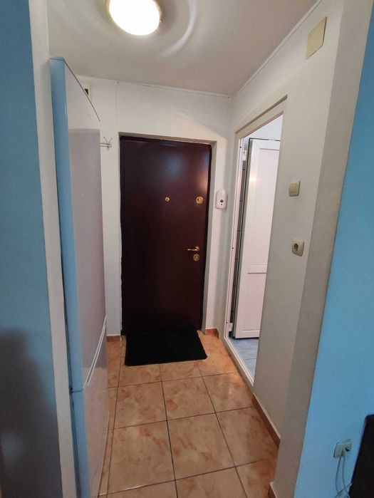 Închiriez garsonieră în Sud