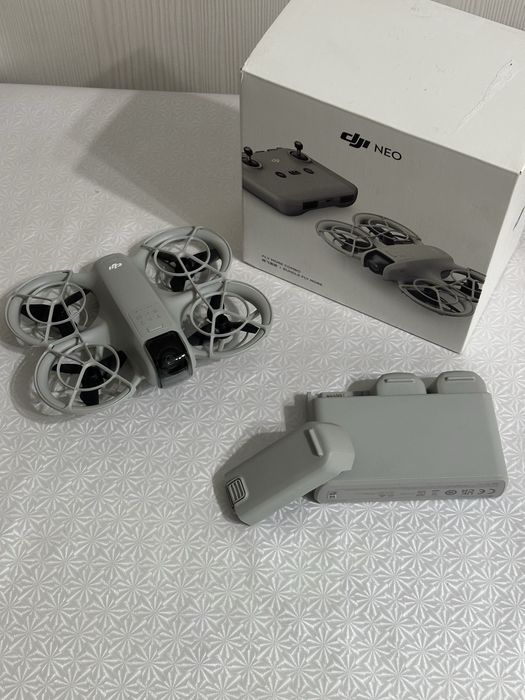 DJI NEO.     Дрон
