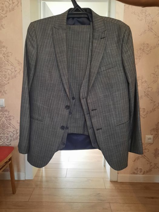 Продам костюм брюки классический