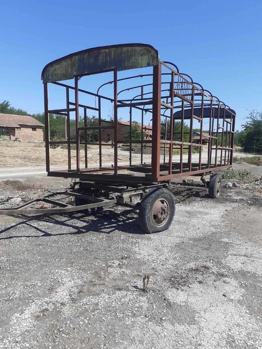 Продавам ремаркета