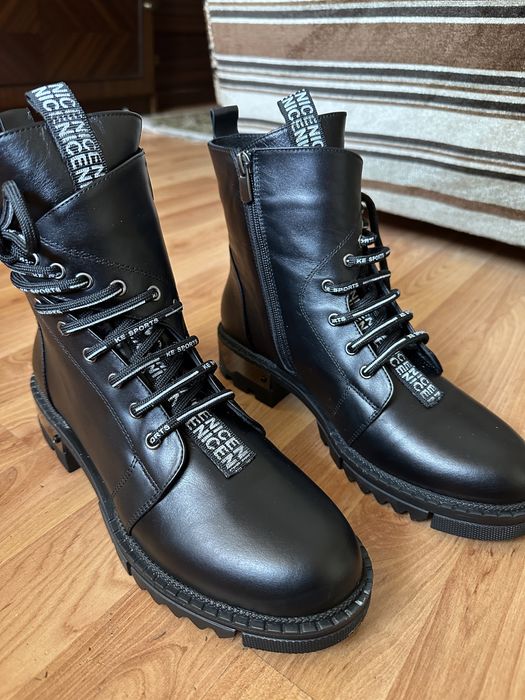 Боти от естествена кожа