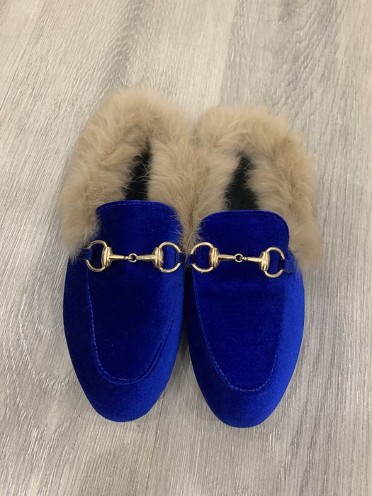 Тапочки гуччи.