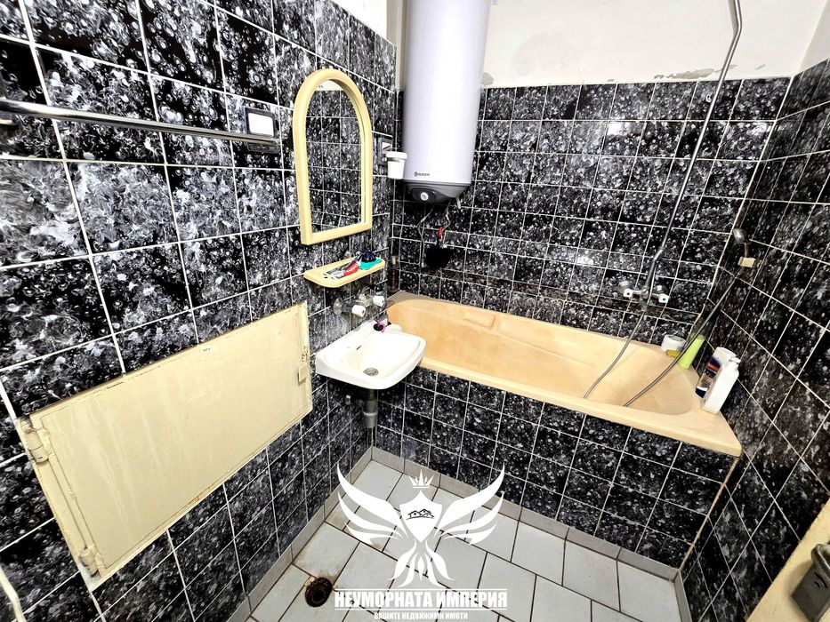 Продава се Тристаен апартамент в Асеновград - 90 кв.м за 1134 €/кв.м - Снимка #8