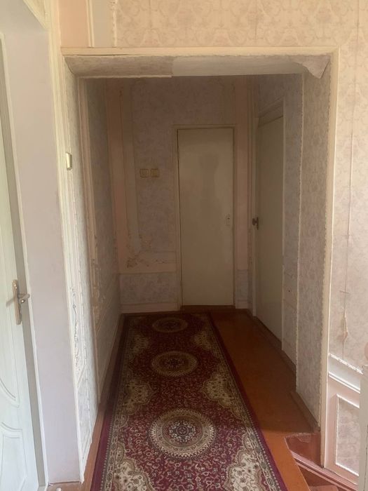 Toshkent Shahar chetida Nazarbekda uy sotiladi 
6сотих 7 хона 2 та сан