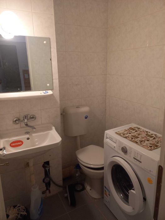 Dau in chirie apartament 3 camere pe termen lung