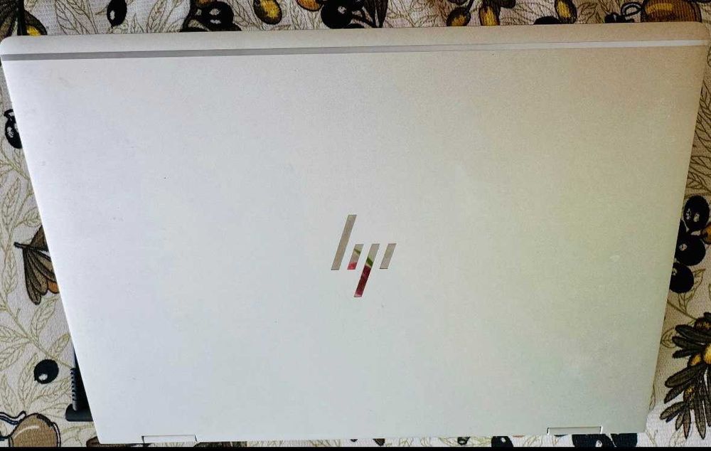 HP Elitebook 13.3" touch 360°  x360 1030-в отлично състояние