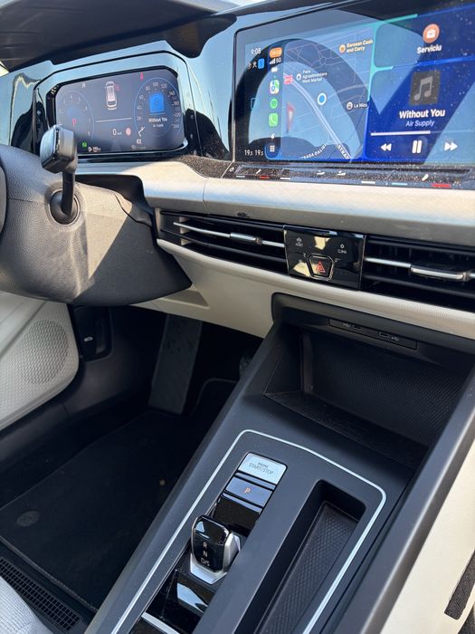 Vokswagen Golf  8 automat 1.0 eTSI mild hybrid