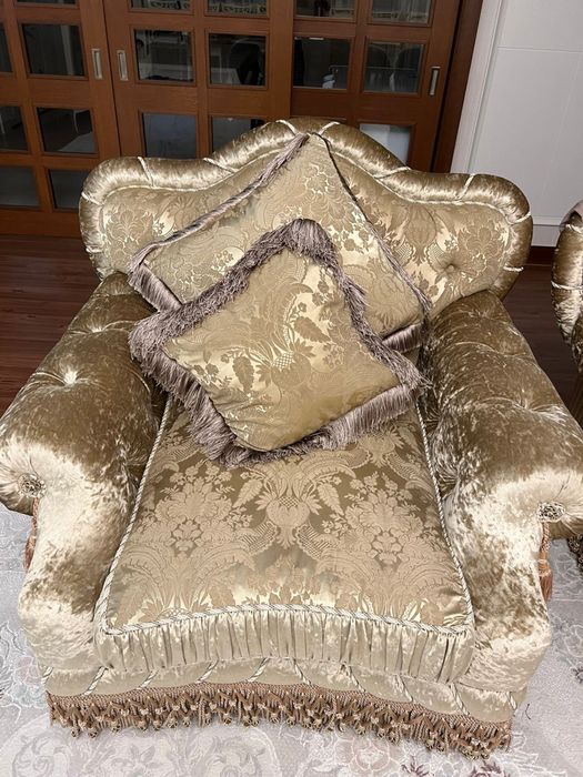 Диван с креслами