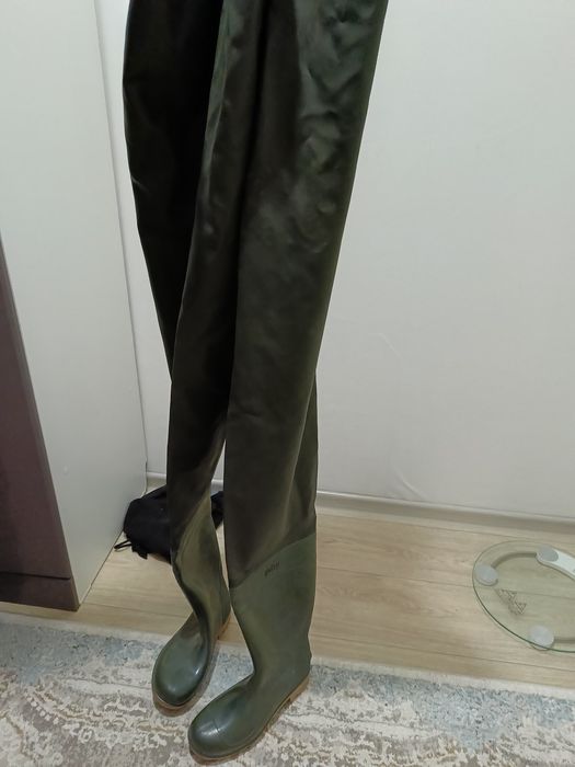 Продам рабочие сапоги полукомбинезон