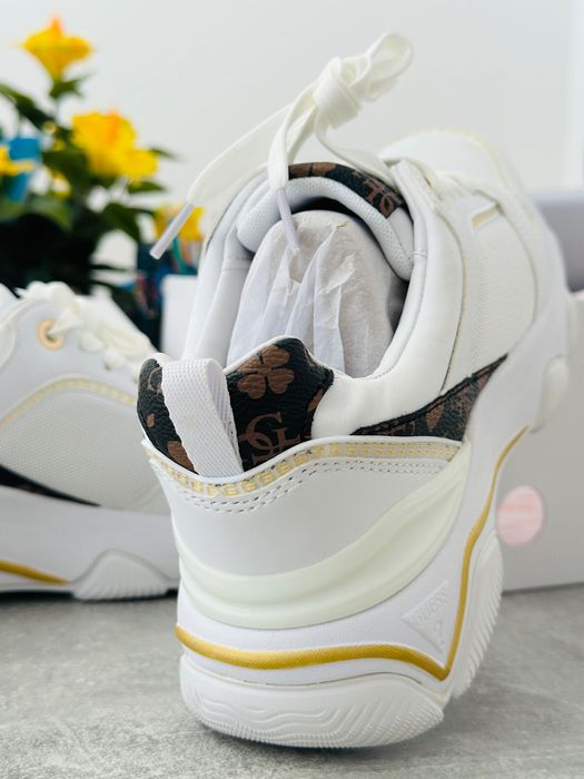 Adidași Guess noi cu chitanță, mărimea 37.