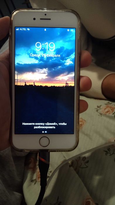 Продам телефон Айфон 6s