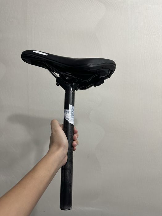 Седло от велосипеда сидушка