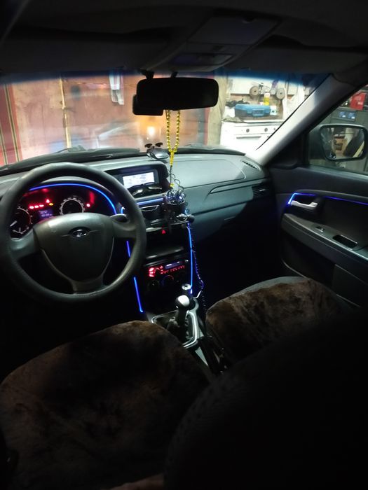 Продам приора хэтчбек