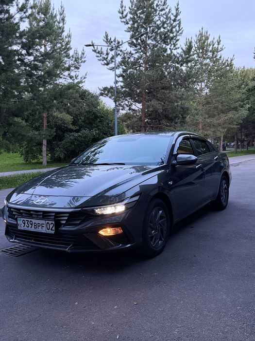Hyundai Elantra 2025