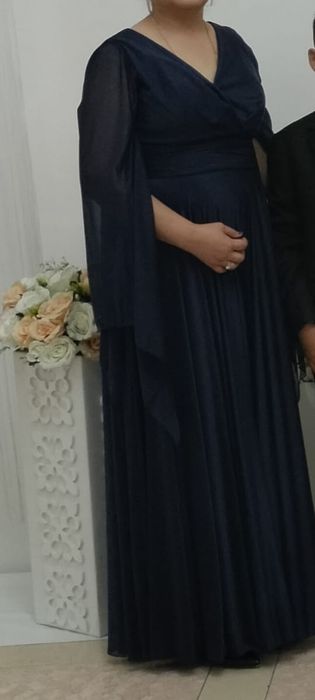 Продам платья од