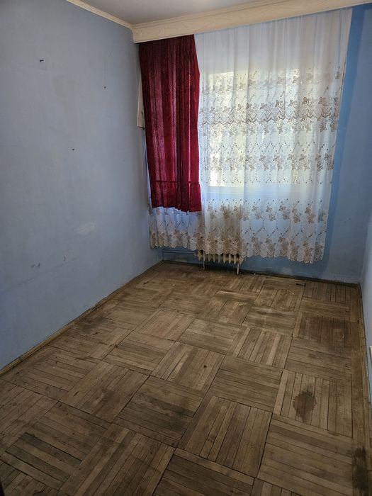 Apartament 3 camere cu balcon – Km 4-5, Constanța, etaj 1/4, 50 mp
