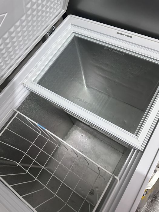 Продам морозильную камеру
