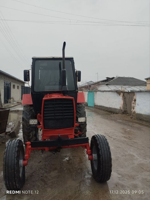 Traktor ЮМЗ sotiladi