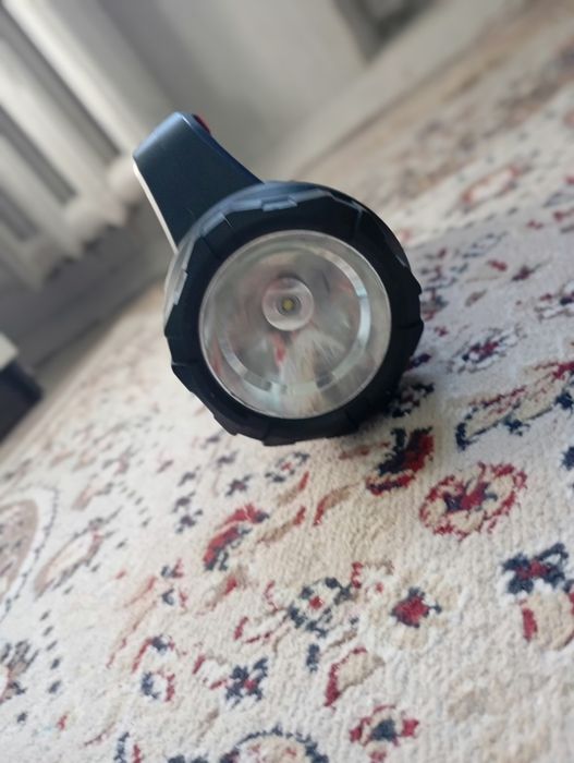 Продам Мощный фонарь рабочий