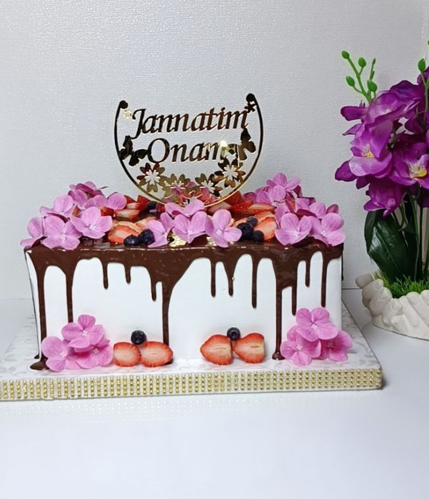 Tort va shirinliklarga zakas olaman.