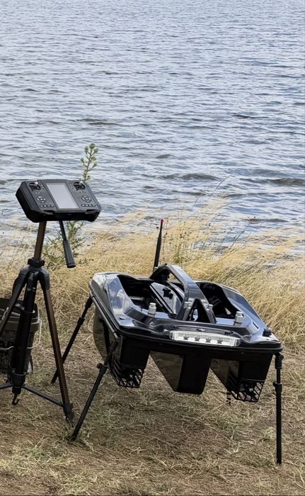 Лодка за захранка infinite boat