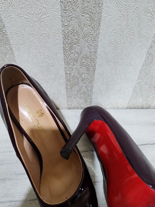 Туфли на каблуке лодочки