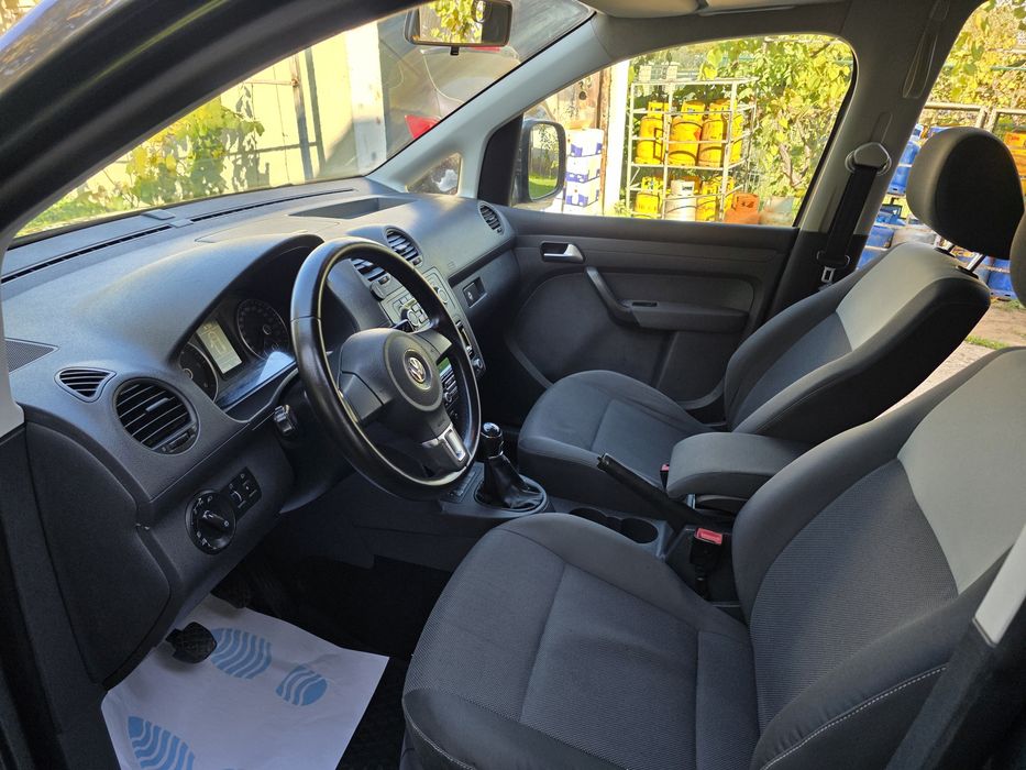 Vw caddy/7 locuri/model lung/