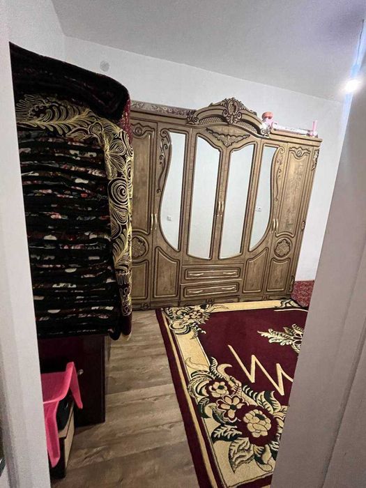 Чирчик шаҳри 2 микрорайонда 2 хонали квартира сотилади.